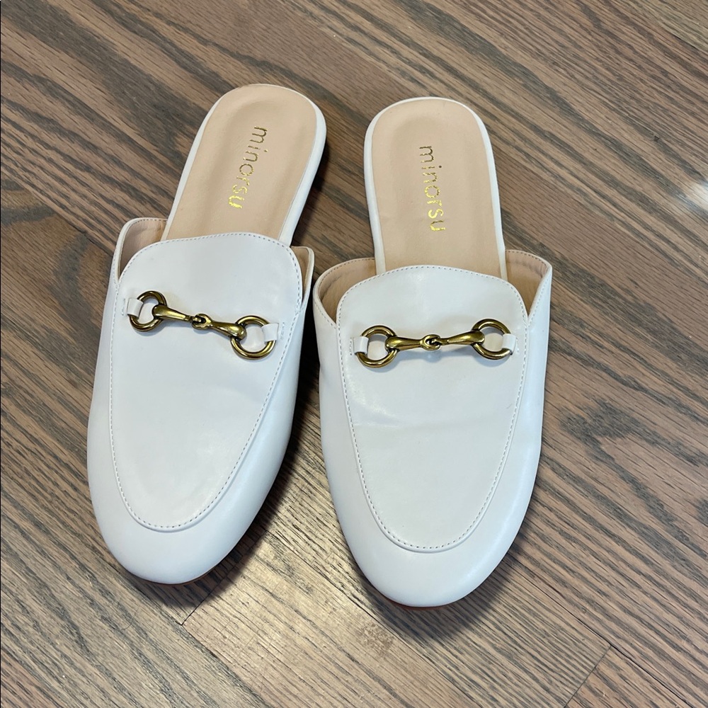 Minorsu beige buckle mule